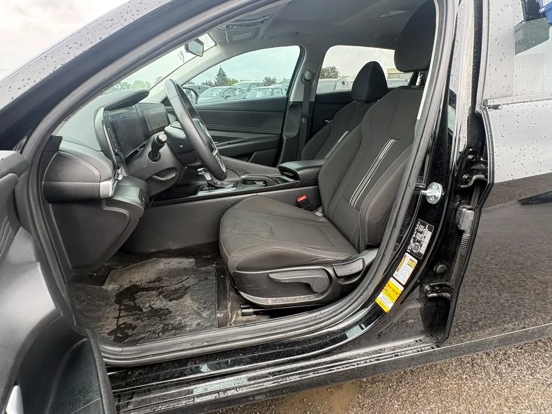 2025 Hyundai Elantra — photo 7