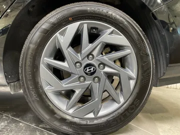 2026 Hyundai Elantra - image 6