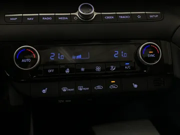 2024 Hyundai Elantra - image 22