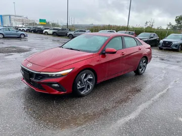 2024 Hyundai Elantra - image 3