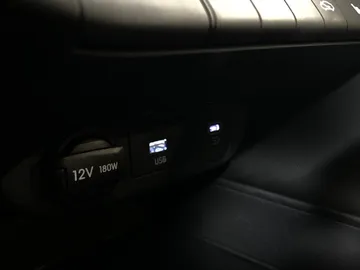 2024 Hyundai Elantra - image 27