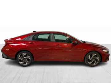2024 Hyundai Elantra - image 2