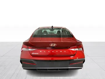 2024 Hyundai Elantra - image 13
