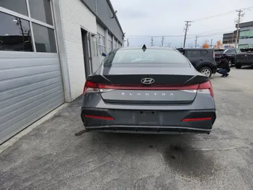 2025 Hyundai Elantra - image 7