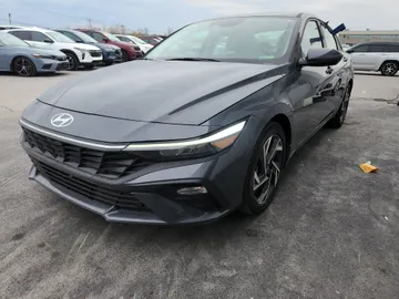 2025 Hyundai Elantra - image 3