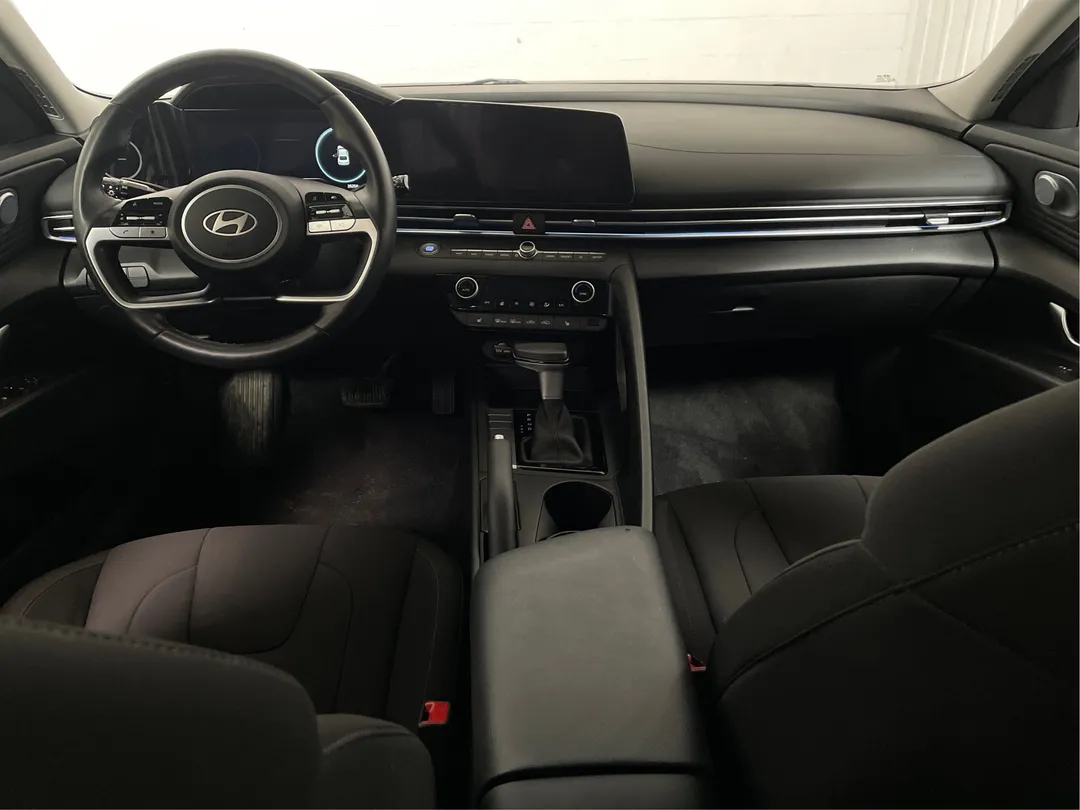 2024 Hyundai Elantra — photo 4