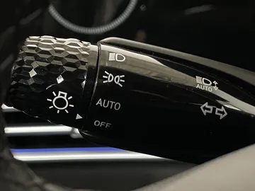 2024 Hyundai Elantra - image 17