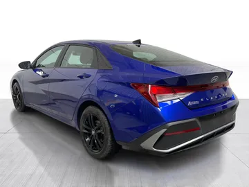 2024 Hyundai Elantra - image 12