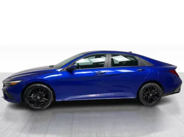 2024 Hyundai Elantra - image 11