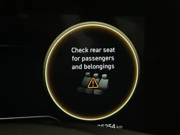 2024 Hyundai Elantra - image 29