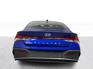 2024 Hyundai Elantra - image 13