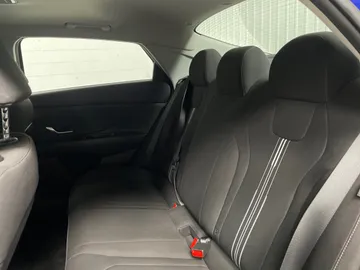 2024 Hyundai Elantra - image 16