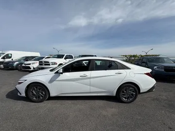 2026 Hyundai Elantra - image 4