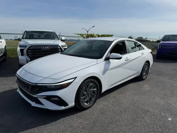 2026 Hyundai Elantra - image 3