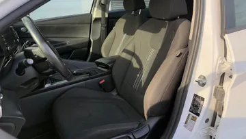 2024 Hyundai Elantra - image 8
