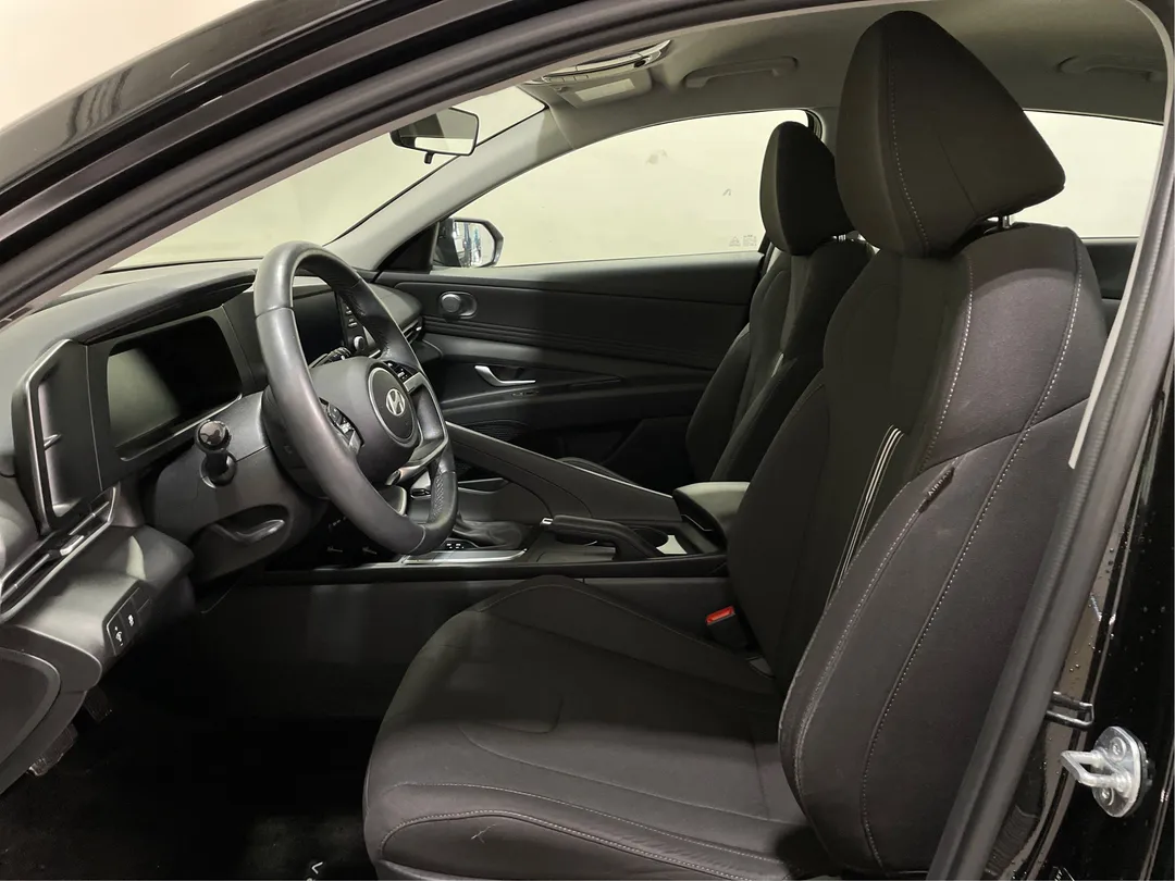 2025 Hyundai Elantra for sale - photo 3