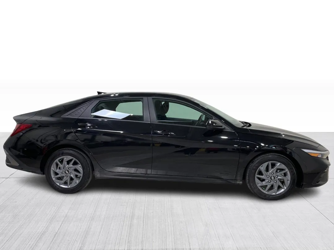 2025 Hyundai Elantra for sale - photo 2