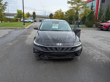 2025 Hyundai Elantra - image 2