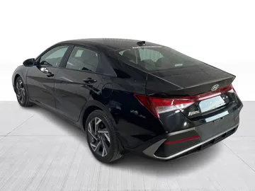 2025 Hyundai Elantra - image 12