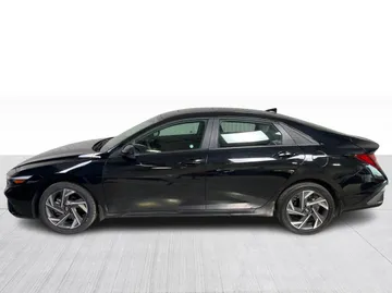 2025 Hyundai Elantra - image 11
