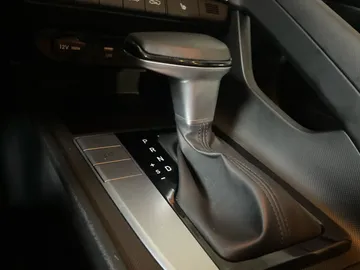 2025 Hyundai Elantra - image 30