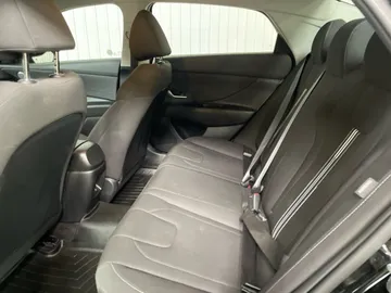 2025 Hyundai Elantra - image 16