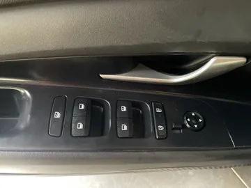 2025 Hyundai Elantra - image 26
