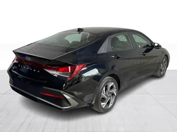 2025 Hyundai Elantra - image 15