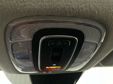 2025 Hyundai Elantra - image 17