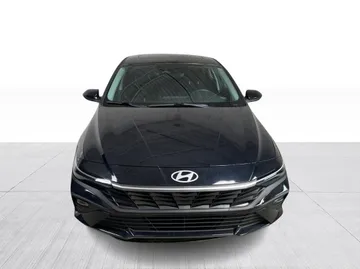 2025 Hyundai Elantra - image 9
