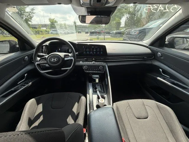 2024 Hyundai Elantra — photo 8
