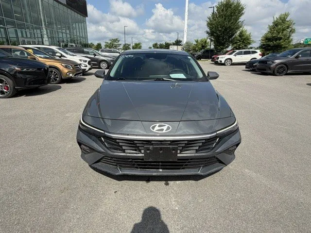 2024 Hyundai Elantra — photo 2