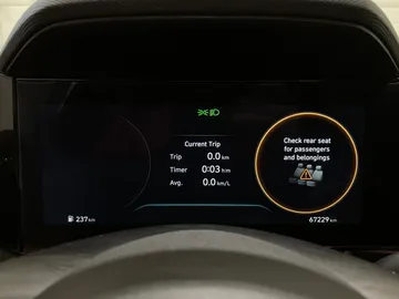 2024 Hyundai Elantra - image 29