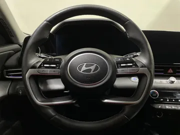 2024 Hyundai Elantra - image 23
