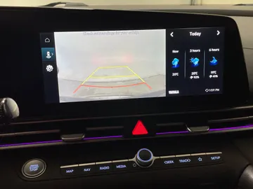 2024 Hyundai Elantra - image 20