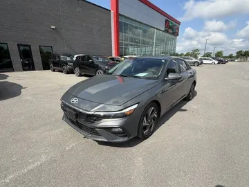 2024 Hyundai Elantra - image 3