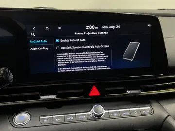 2024 Hyundai Elantra - image 8