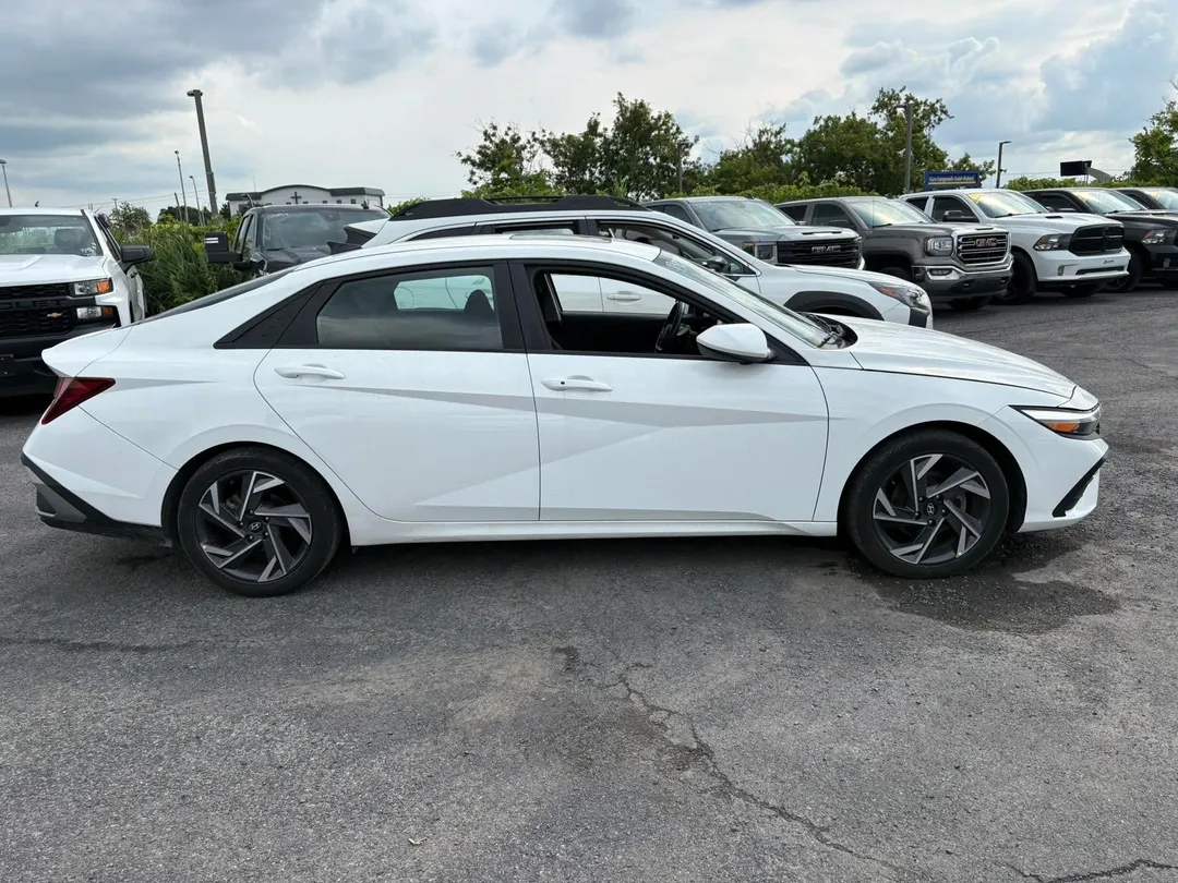 2024 Hyundai Elantra — photo 4