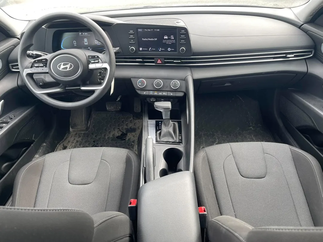 Hyundai Elantra Essential 2024, photo 8