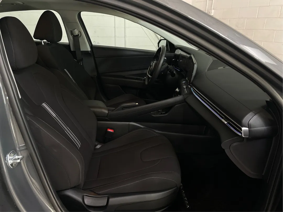 2025 Hyundai Elantra for sale - photo 3