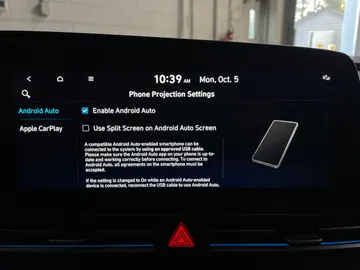 2025 Hyundai Elantra - image 8