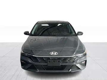 2025 Hyundai Elantra - image 9
