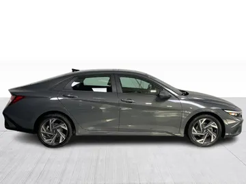 2025 Hyundai Elantra - image 2