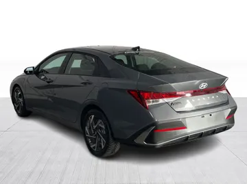 2025 Hyundai Elantra - image 12