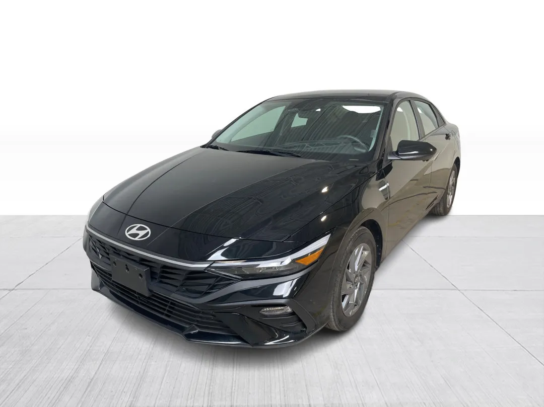 2025 Hyundai Elantra — photo 3