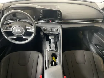 2025 Hyundai Elantra - image 19
