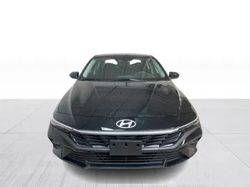 2025 Hyundai Elantra - image 2