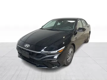 2025 Hyundai Elantra - image 3