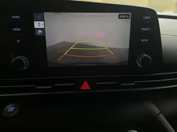 2025 Hyundai Elantra - image 20