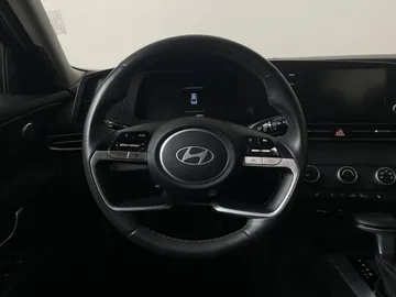 2025 Hyundai Elantra - image 14